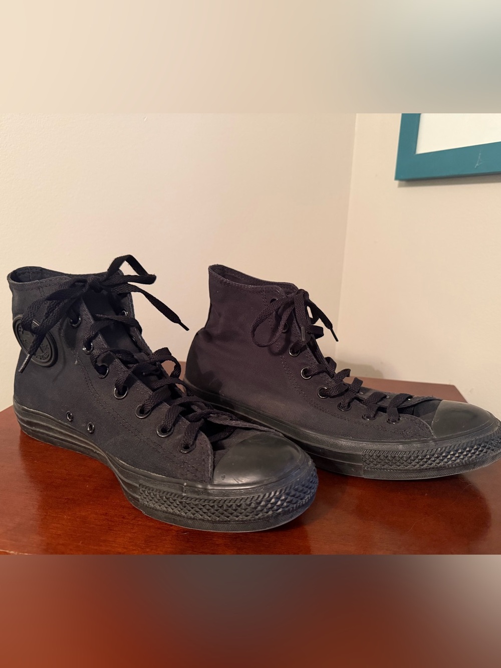 Black High-Top Canvas Sneakers - Classic Casual Style
